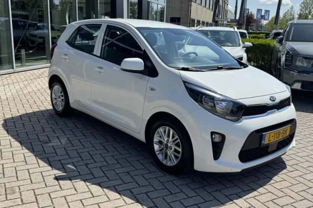 Kia Picanto (2021) thumbnail 3