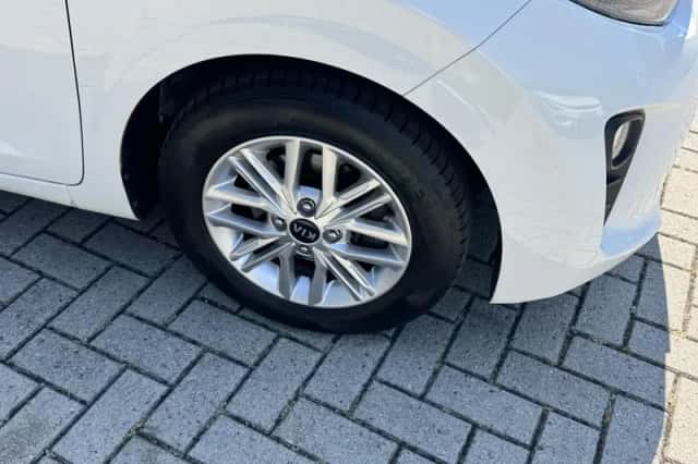 Kia Picanto (2021) thumbnail 4