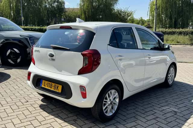 Kia Picanto (2021) thumbnail 5