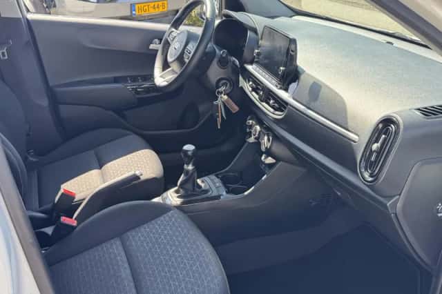 Kia Picanto (2021) thumbnail 8