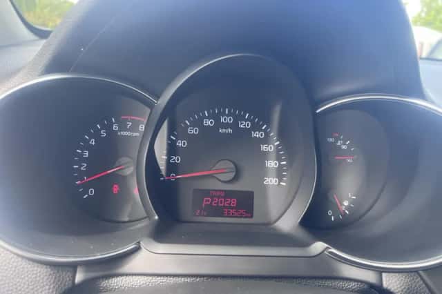 Kia Picanto (2015) thumbnail 12