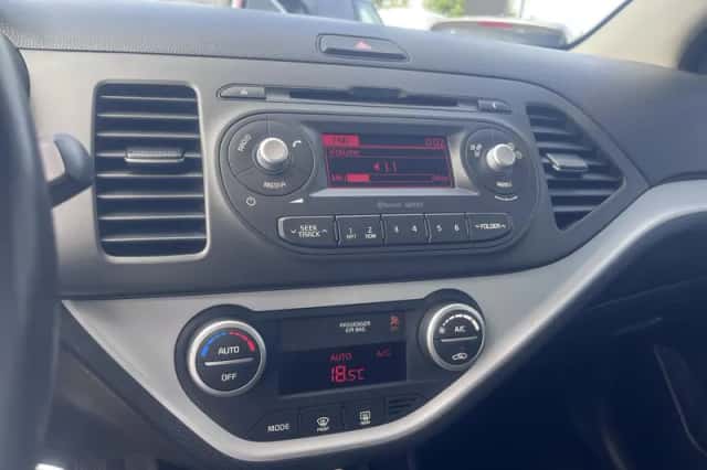 Kia Picanto (2015) thumbnail 9