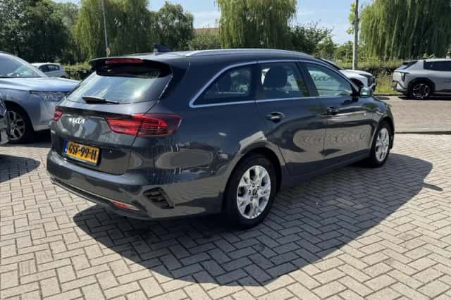 Kia Ceed Sportswagon (2024) thumbnail 2