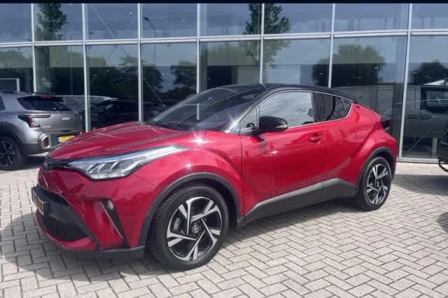 Toyota C-HR (2022) thumbnail 1