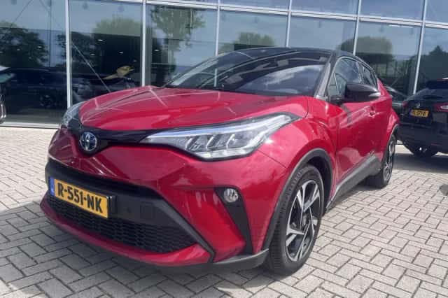 Toyota C-HR (2022) thumbnail 3