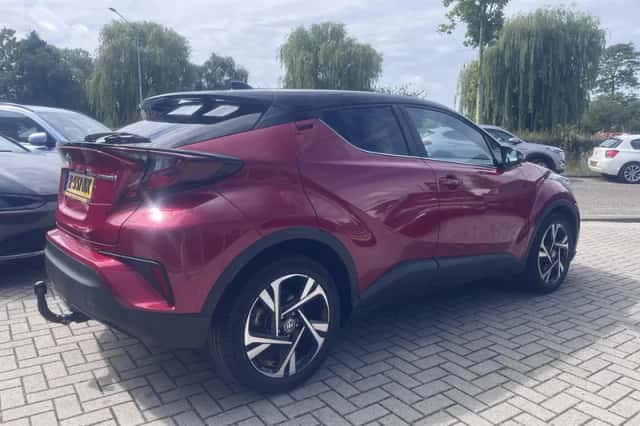 Toyota C-HR (2022) thumbnail 4