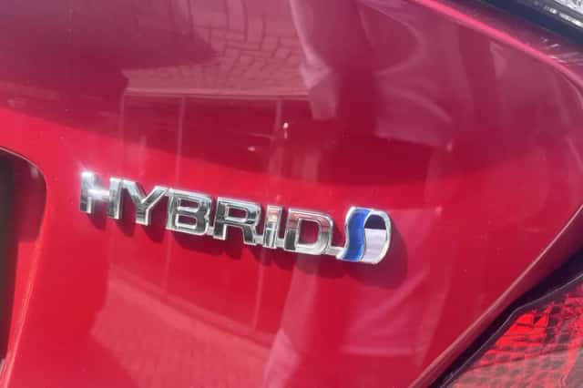 Toyota C-HR (2022) thumbnail 7