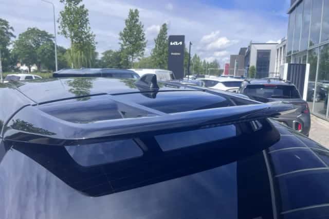 Toyota C-HR (2022) thumbnail 8