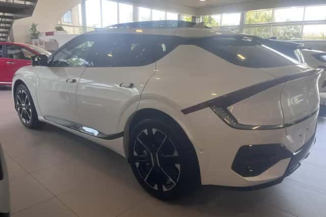 Kia EV6 (2026) thumbnail 3