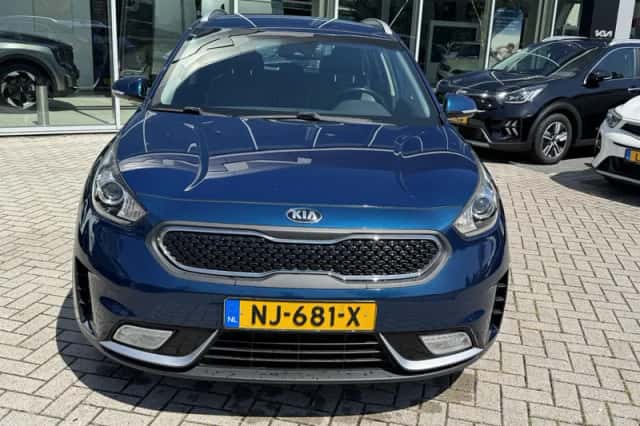 Kia Niro (2017) thumbnail 2