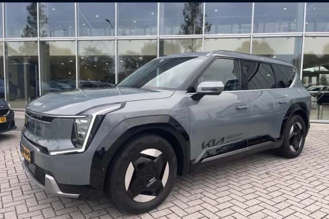 Kia EV9 (2025) thumbnail 1