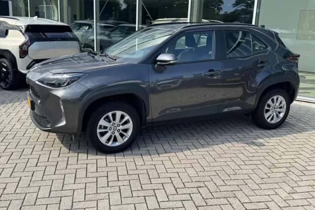 Toyota Yaris Cross (2024) thumbnail 3