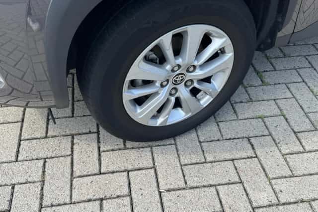 Toyota Yaris Cross (2024) thumbnail 4
