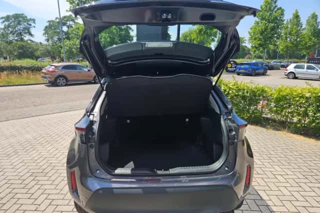 Toyota Yaris Cross (2024) thumbnail 5