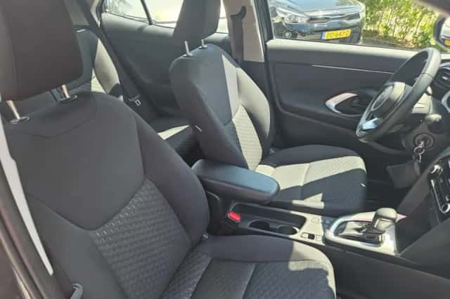 Toyota Yaris Cross (2024) thumbnail 6