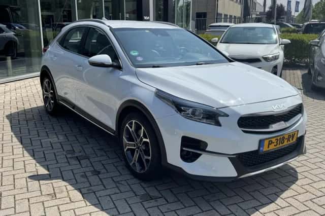 Kia XCeed (2022) thumbnail 3