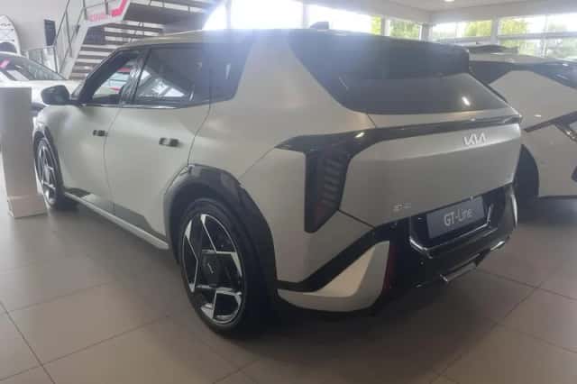 Kia EV4 (2026) thumbnail 3