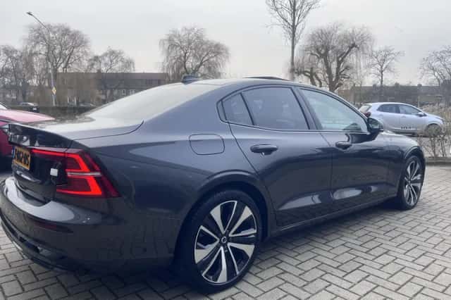 Volvo S60 (2023) thumbnail 4