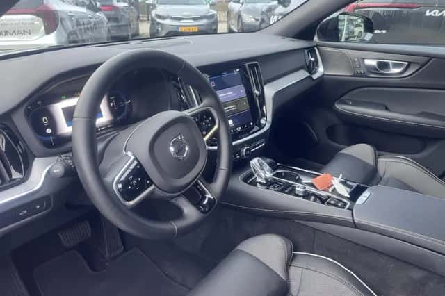 Volvo S60 (2023) thumbnail 6