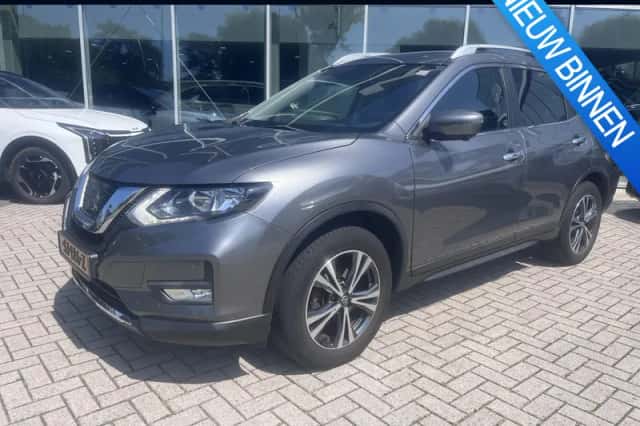 Nissan X-Trail (2018) thumbnail 1