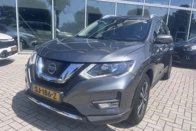 Nissan X-Trail (2018) thumbnail 4