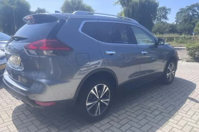 Nissan X-Trail (2018) thumbnail 5