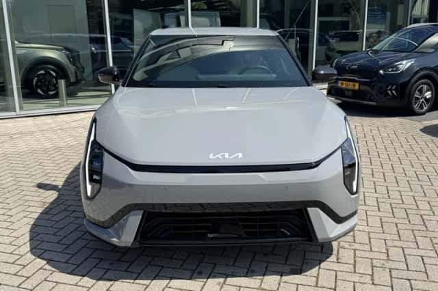Kia EV4 (2026) thumbnail 2