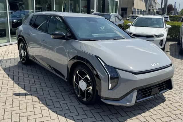 Kia EV4 (2026) thumbnail 3