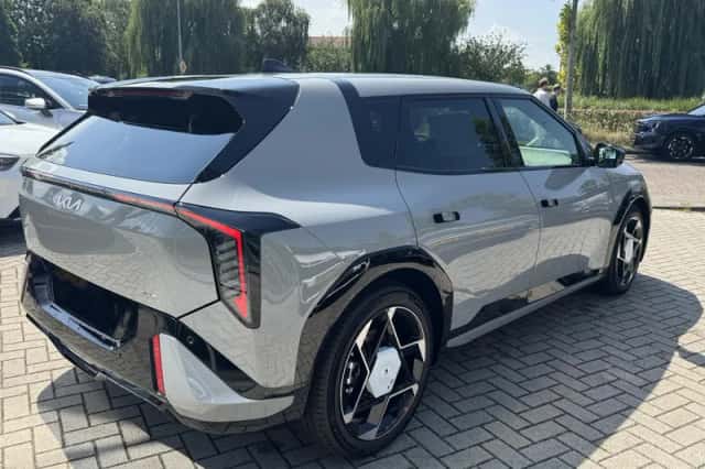 Kia EV4 (2026) thumbnail 6