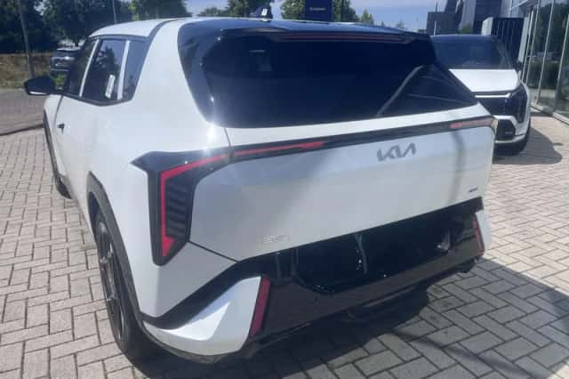 Kia EV4 (2026) thumbnail 2