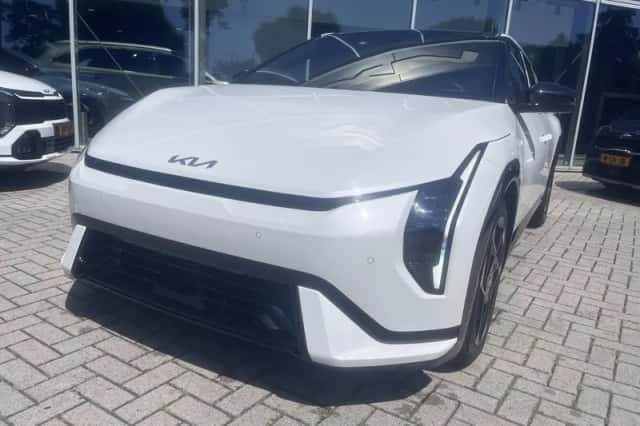 Kia EV4 (2026) thumbnail 3