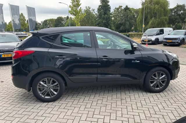 Hyundai ix35 (2015) thumbnail 2