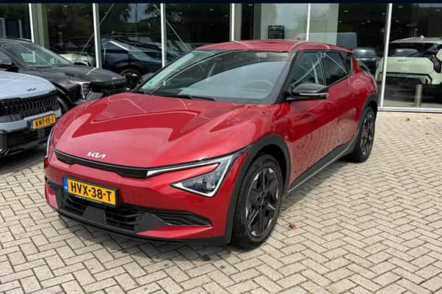 Kia EV6 (2025) thumbnail 1