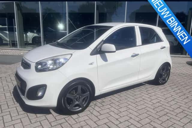 Kia Picanto (2015) thumbnail 1