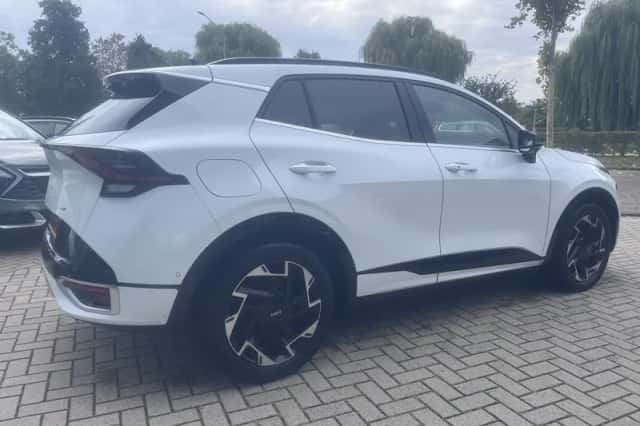 Kia Sportage (2022) thumbnail 2