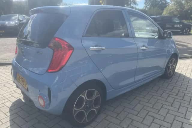 Kia Picanto (2015) thumbnail 2