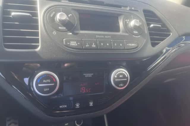 Kia Picanto (2015) thumbnail 6