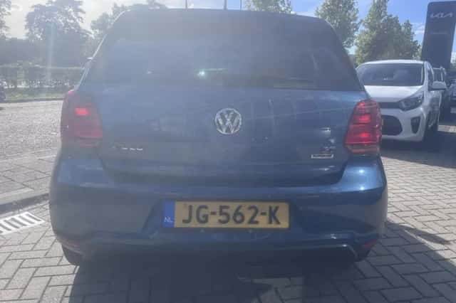 Volkswagen Polo (2016) thumbnail 2