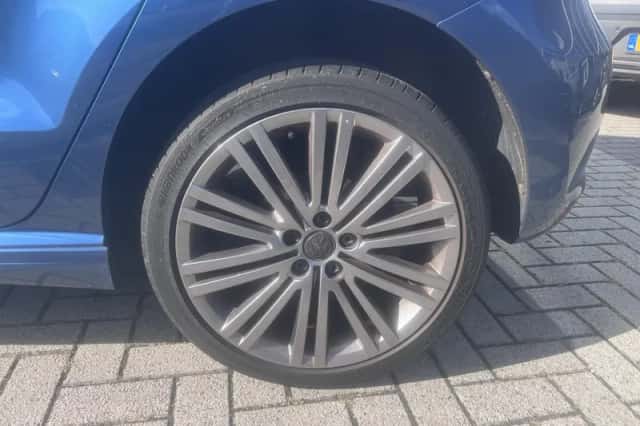 Volkswagen Polo (2016) thumbnail 6