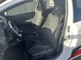 Toyota Yaris (2018) thumbnail 22
