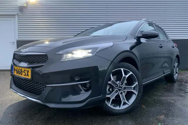 Kia XCeed (2022) thumbnail 2