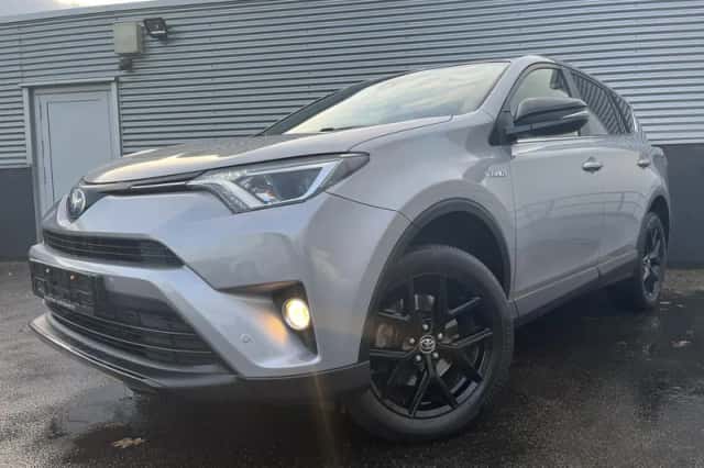 Toyota RAV4 (2018) thumbnail 2