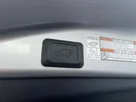 Toyota RAV4 (2018) thumbnail 12
