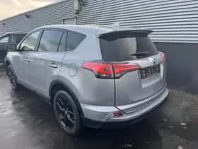 Toyota RAV4 (2018) thumbnail 16