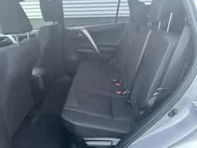 Toyota RAV4 (2018) thumbnail 18