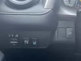 Toyota RAV4 (2018) thumbnail 40