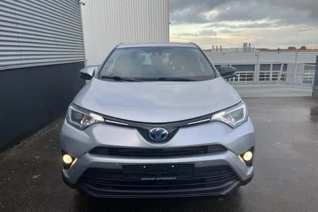 Toyota RAV4 (2018) thumbnail 5