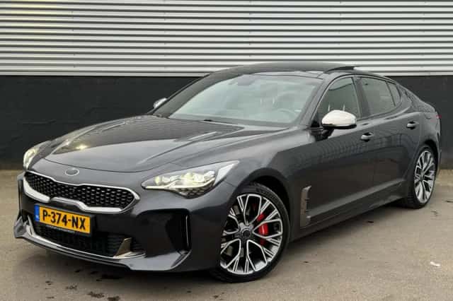 Kia Stinger (2019) thumbnail 2
