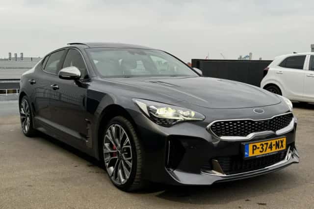 Kia Stinger (2019) thumbnail 5