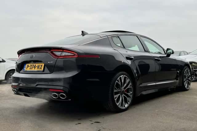 Kia Stinger (2019) thumbnail 6